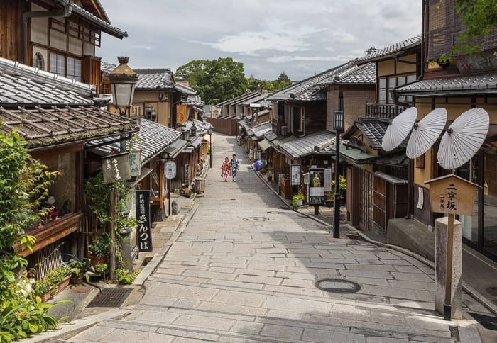 The stone-paved slope of Sannenzaka lined with traditional wooden shops